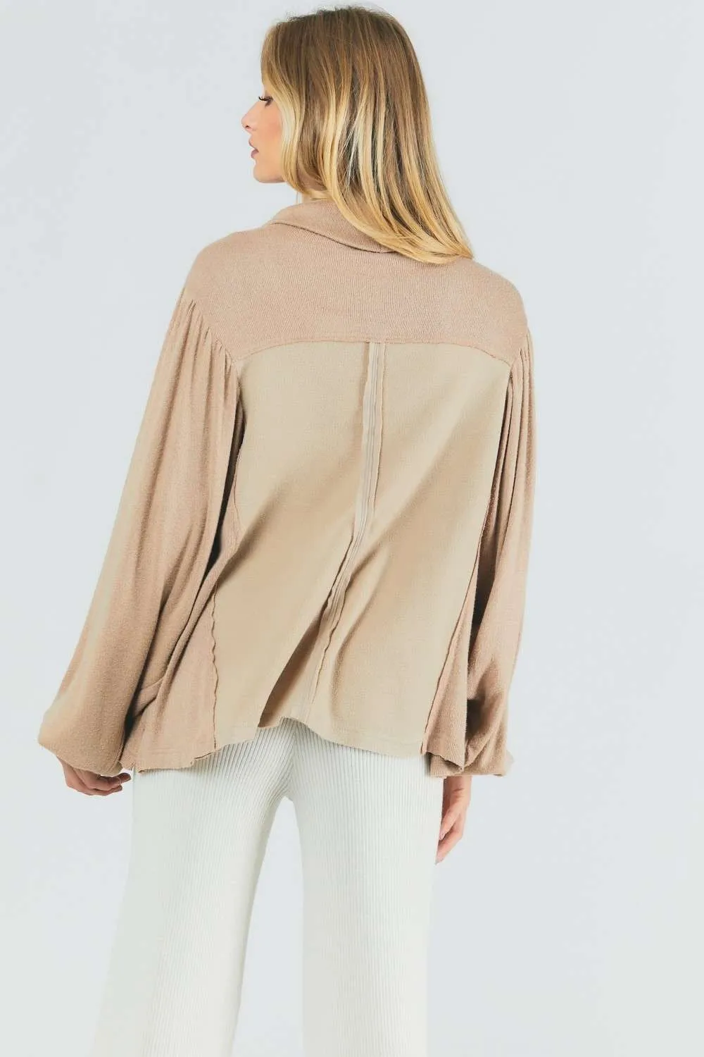 Balloon Sleeve Light Turtle Neck - Beige