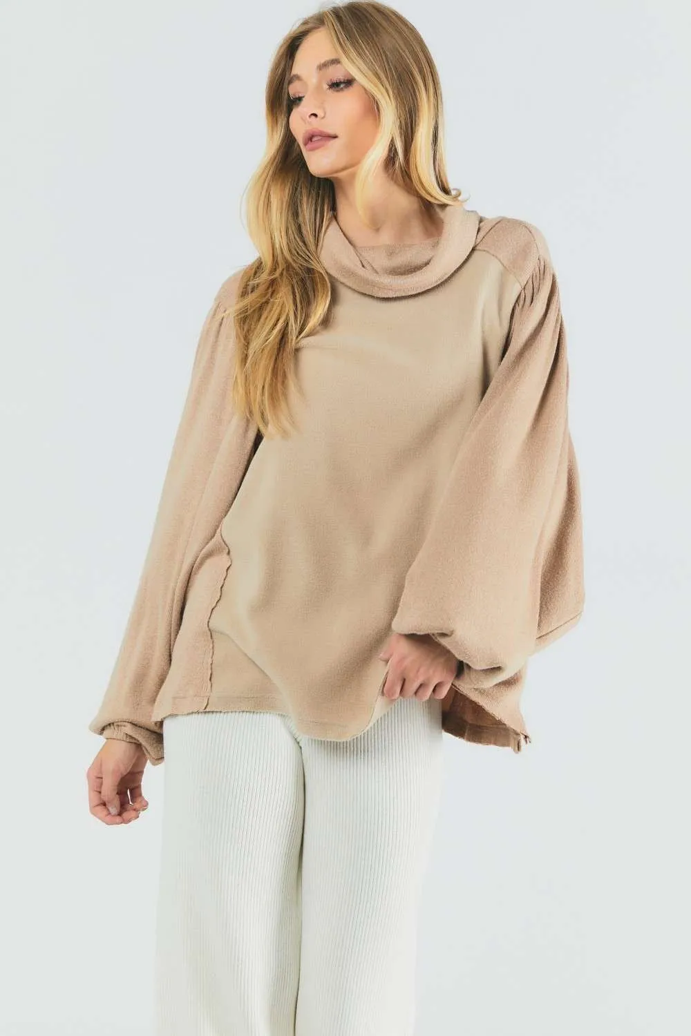 Balloon Sleeve Light Turtle Neck - Beige