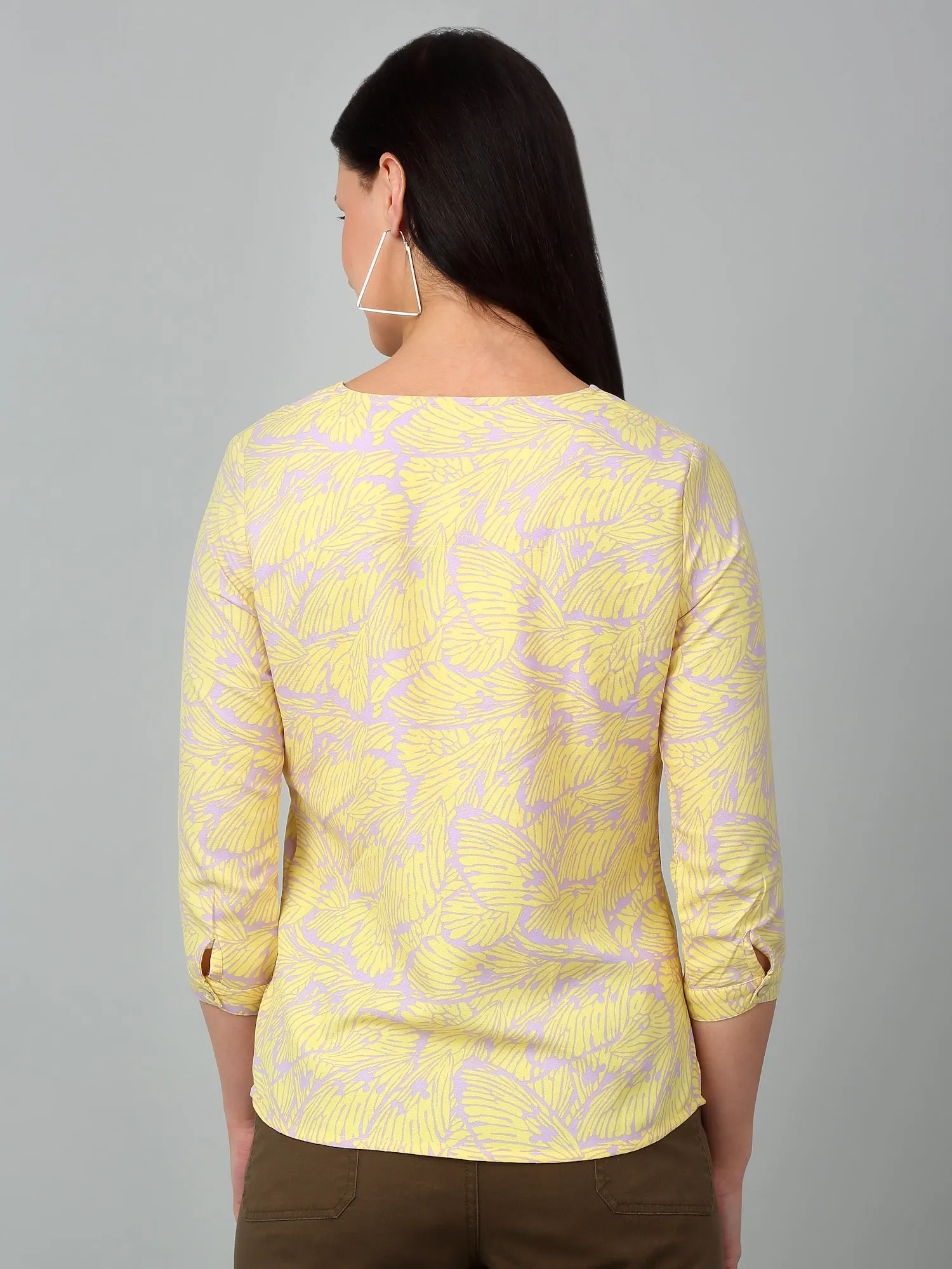 Women's Casual  Yellow Abstract Print V neck Top