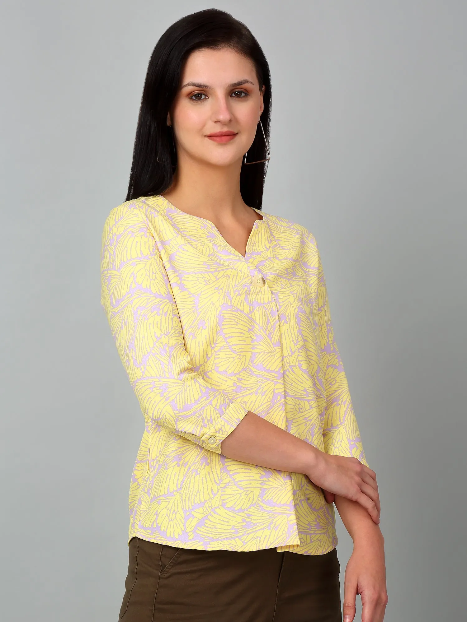 Women's Casual  Yellow Abstract Print V neck Top